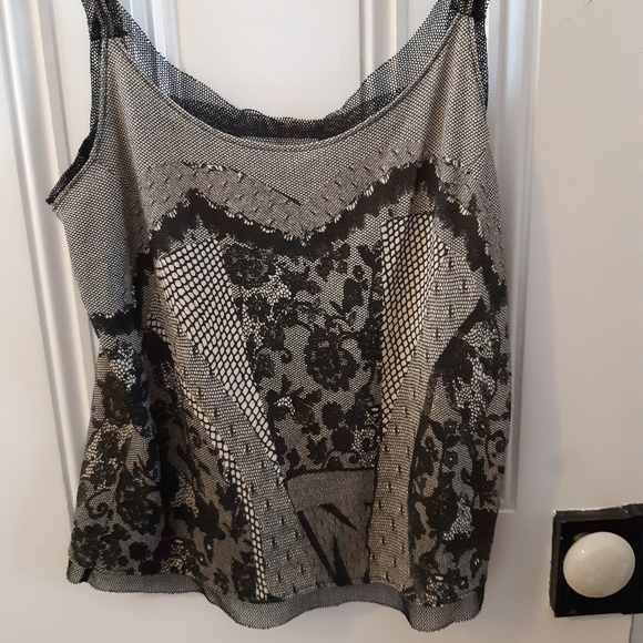 Stretch fitting Italian lace corset style top - Picture 3 of 4